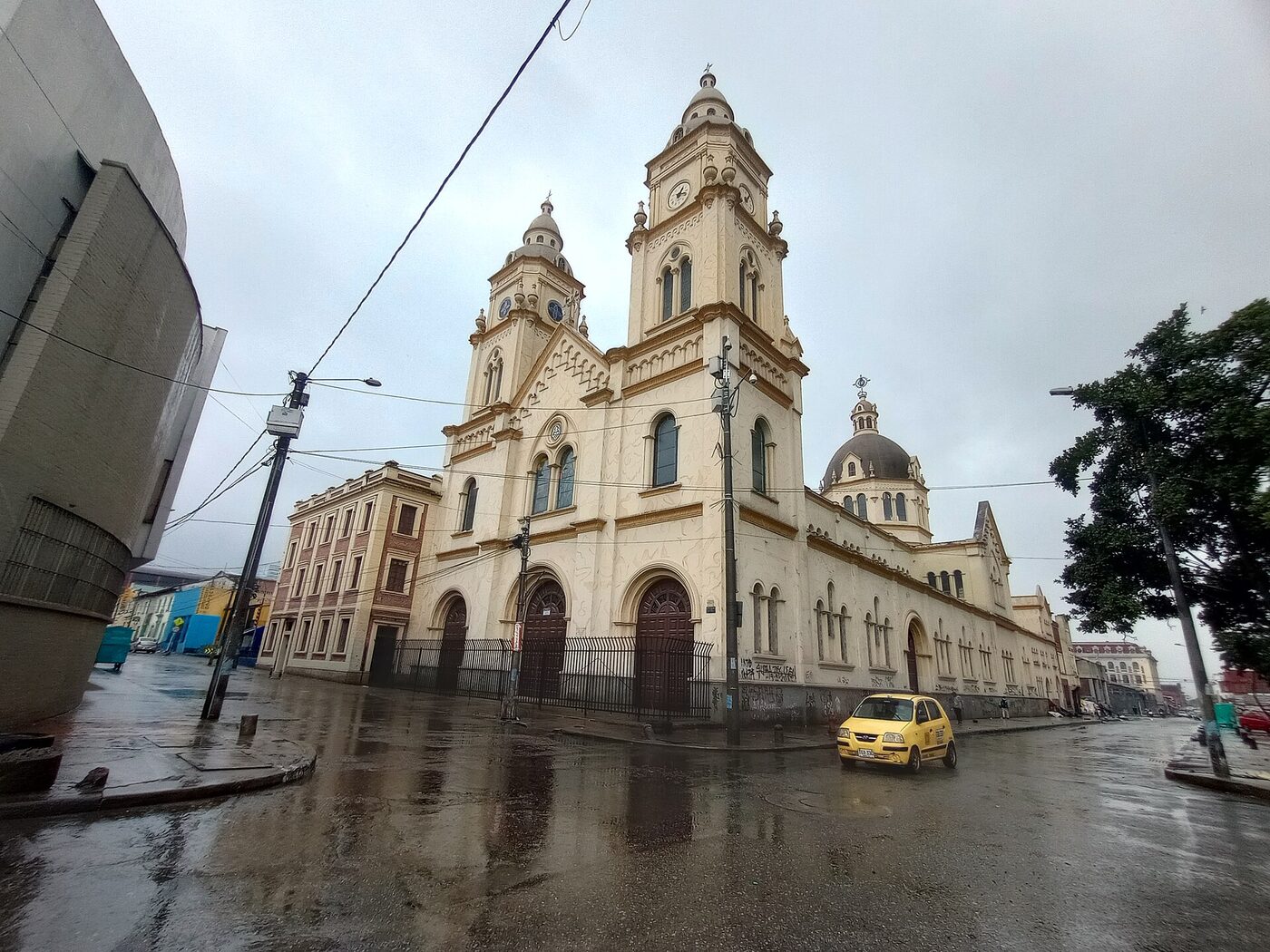 Iglesia de la sagrada pasion en Bogotá