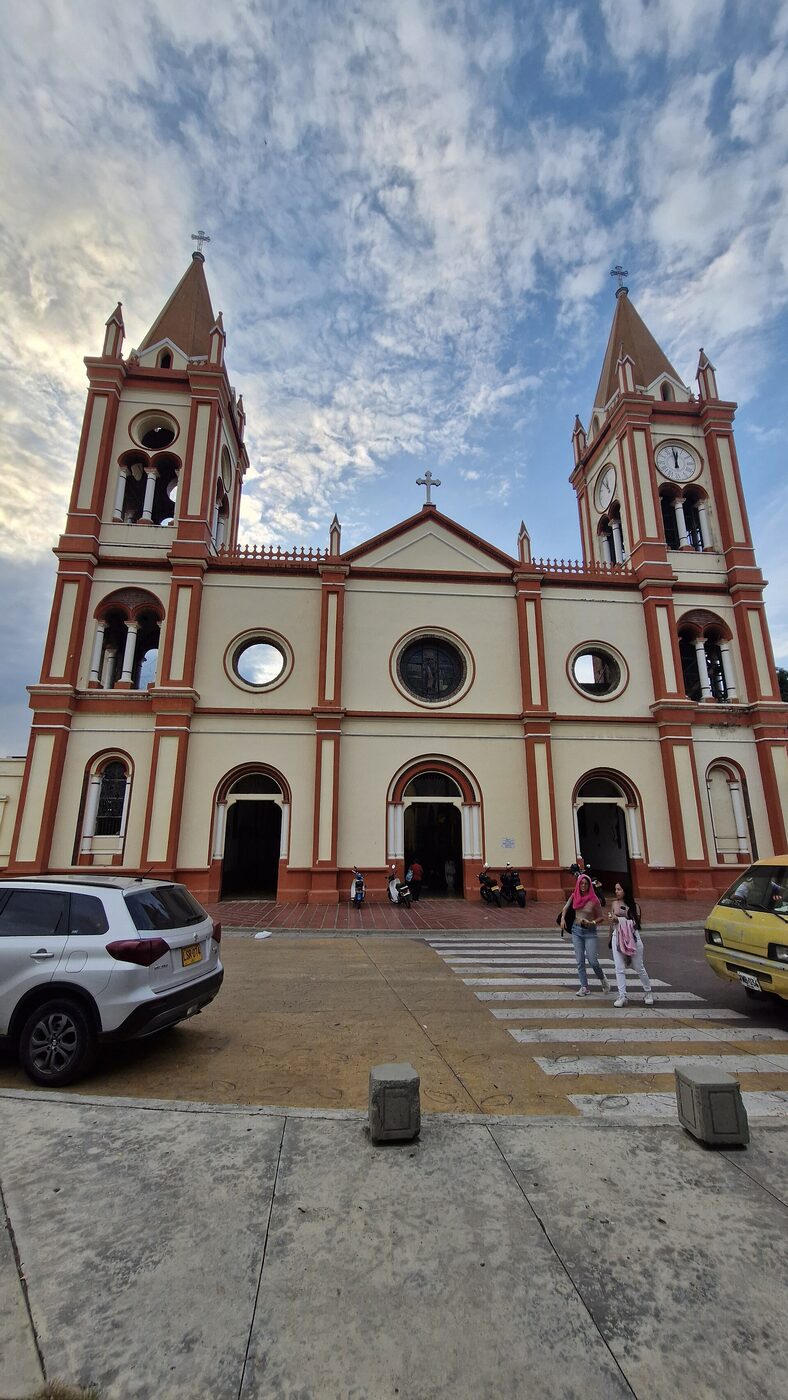 Templo San Juan Bautista en Guacarí