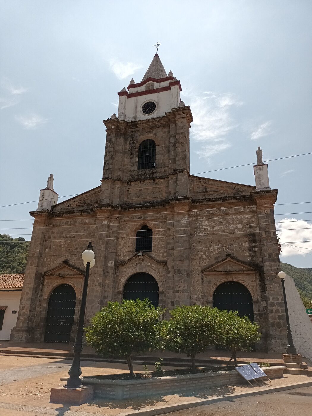 Catedral de Nuestra Señora del Rosario en Honda