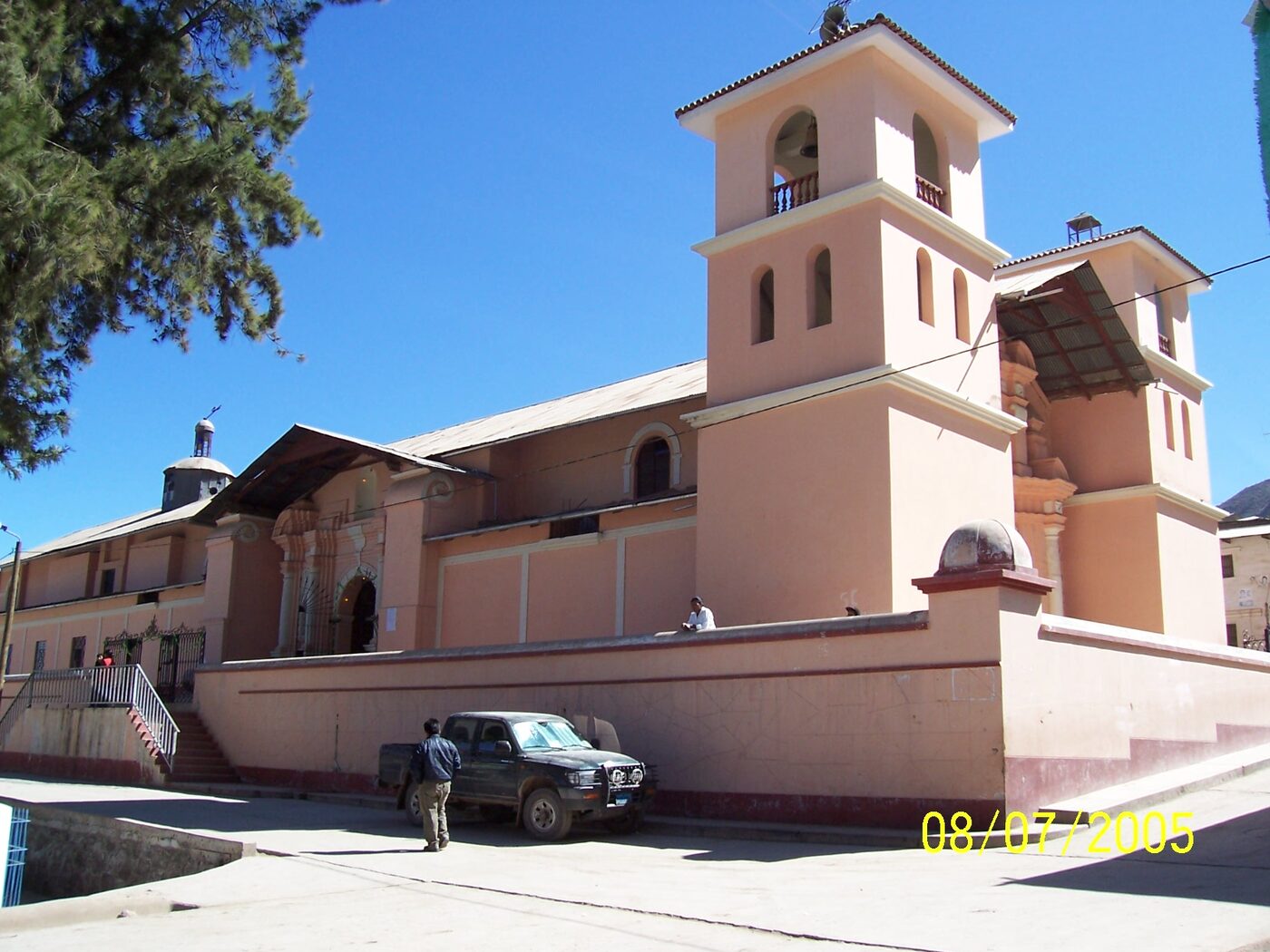 Iglesia Virgen María de La Asunción en Langa