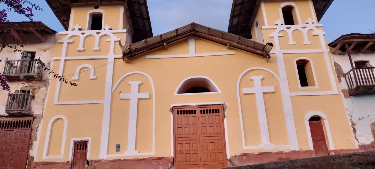 Iglesia de Santa Clara en Callayuc