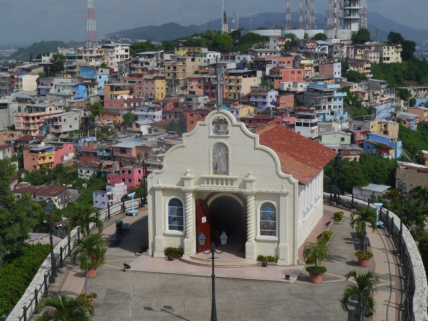 Santuario Católico Santa Ana - Cerro Santa Ana en Guayaquil