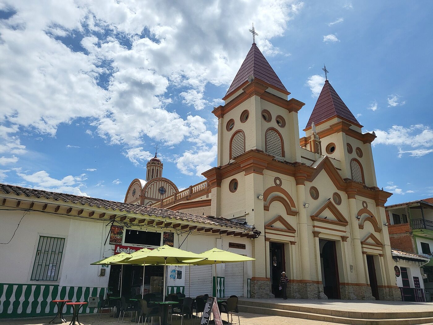 Iglesia Nuestra Señora de Las Mercedes en Cabecera Municipal Hispania