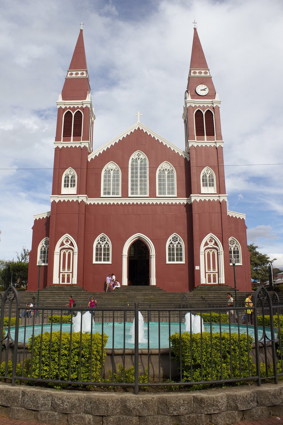 Parroquia Nuestra Señora de las Mercedes en Grecia