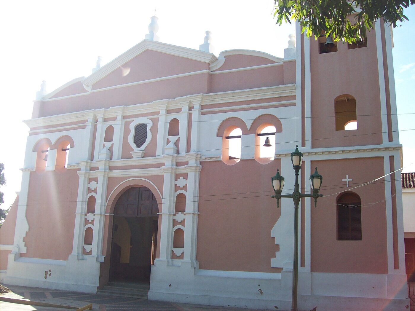 Catedral de Barinas "Nuestra Señora de El Pilar" en Parroquia Barinas