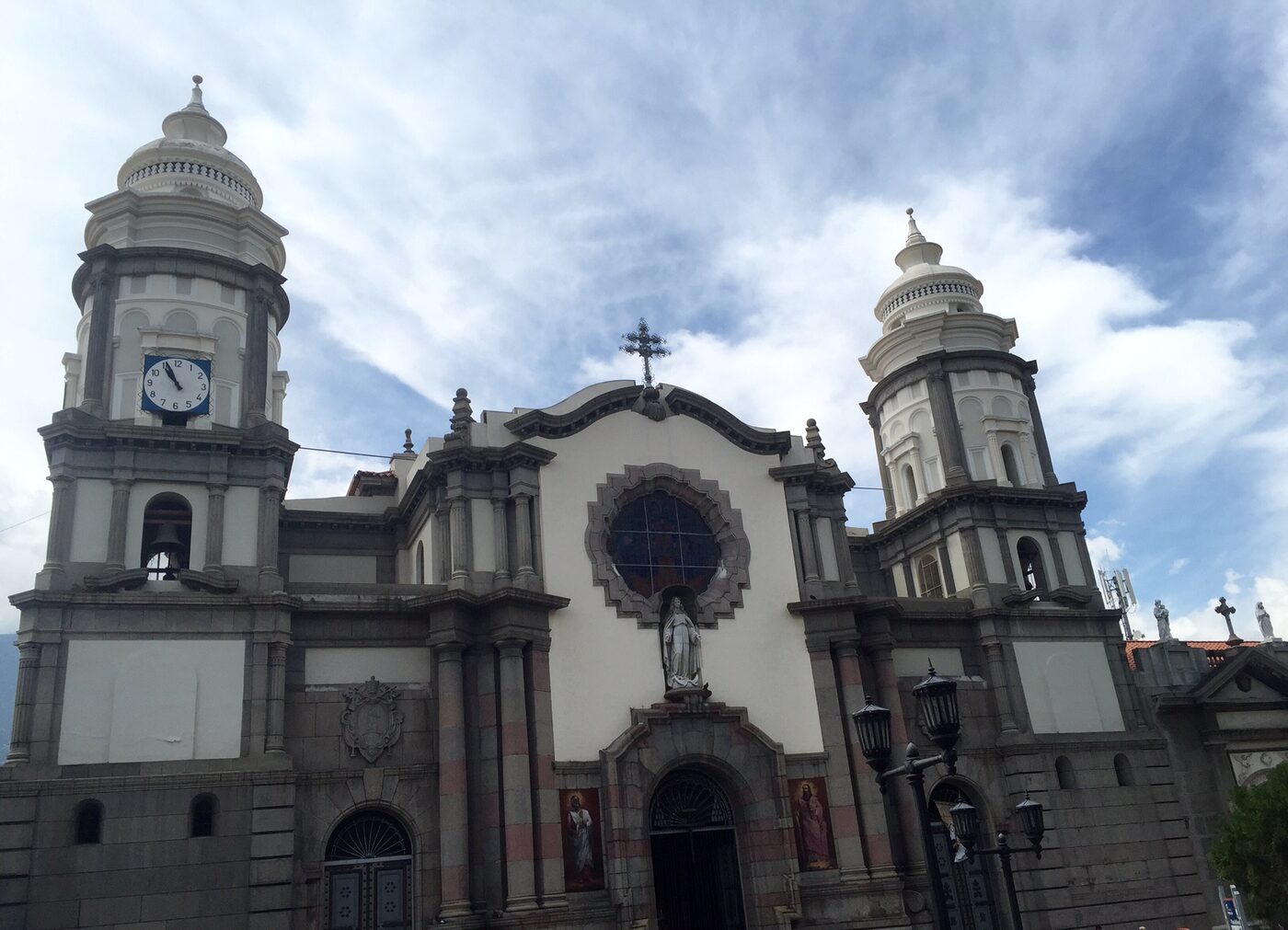 Basílica Menor de la Inmaculada Concepción en Parroquia El Sagrario