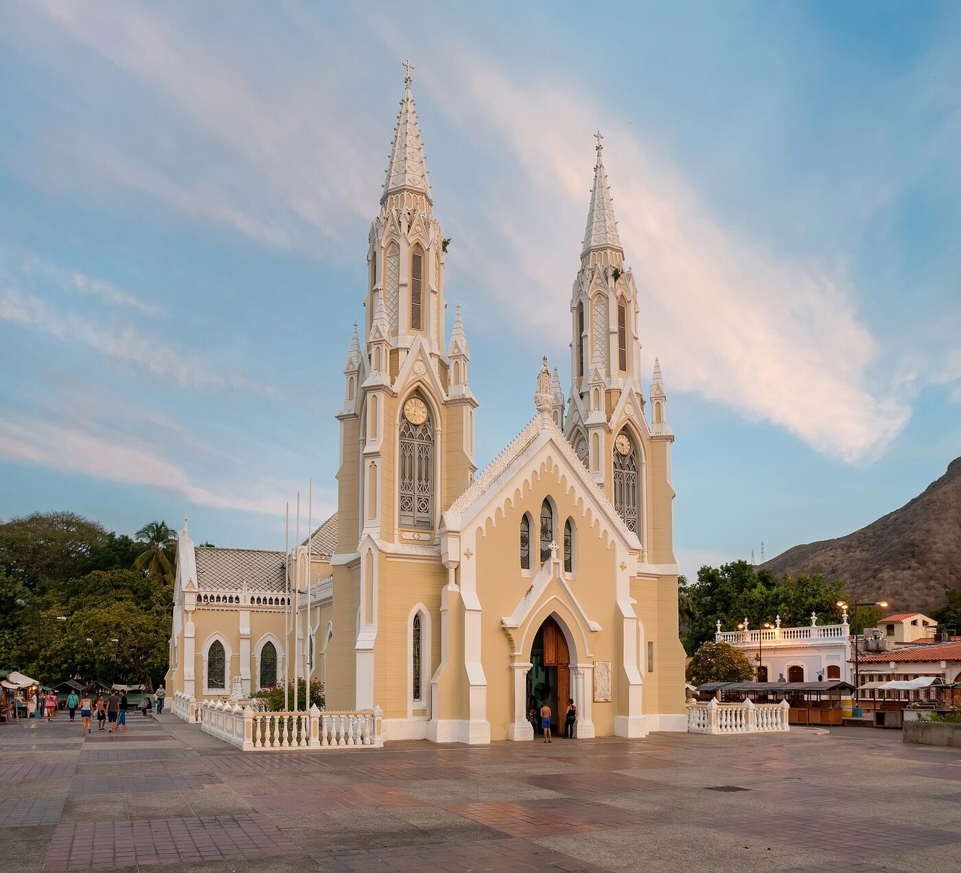 Basilica Nuestra Señora del Valle en El Valle del Espíritu Santo