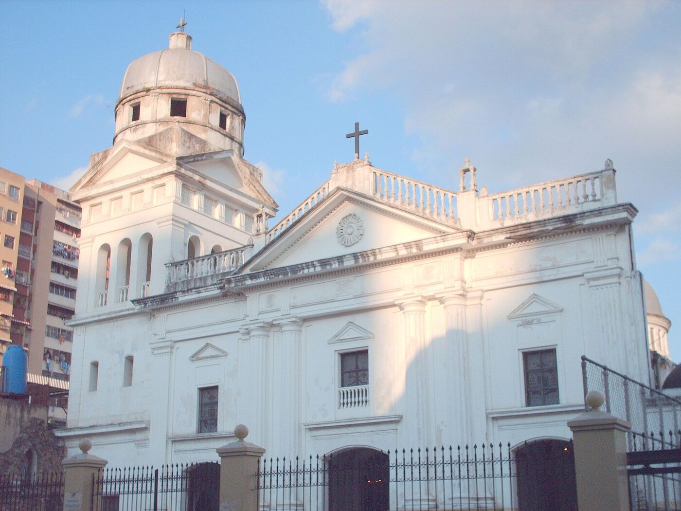 Iglesia Santa Rosalia en Municipio Libertador