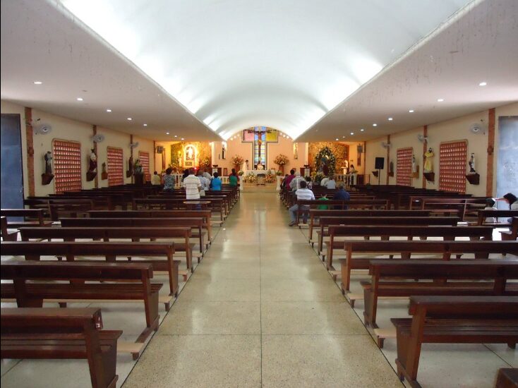 Iglesia Santo Domingo Savio en Hoyo de La Puerta