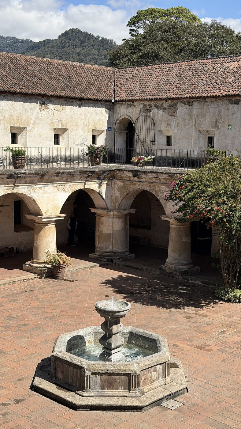 Iglesia de Nuestra Señora del Pilar de Zaragoza en Antigua Guatemala