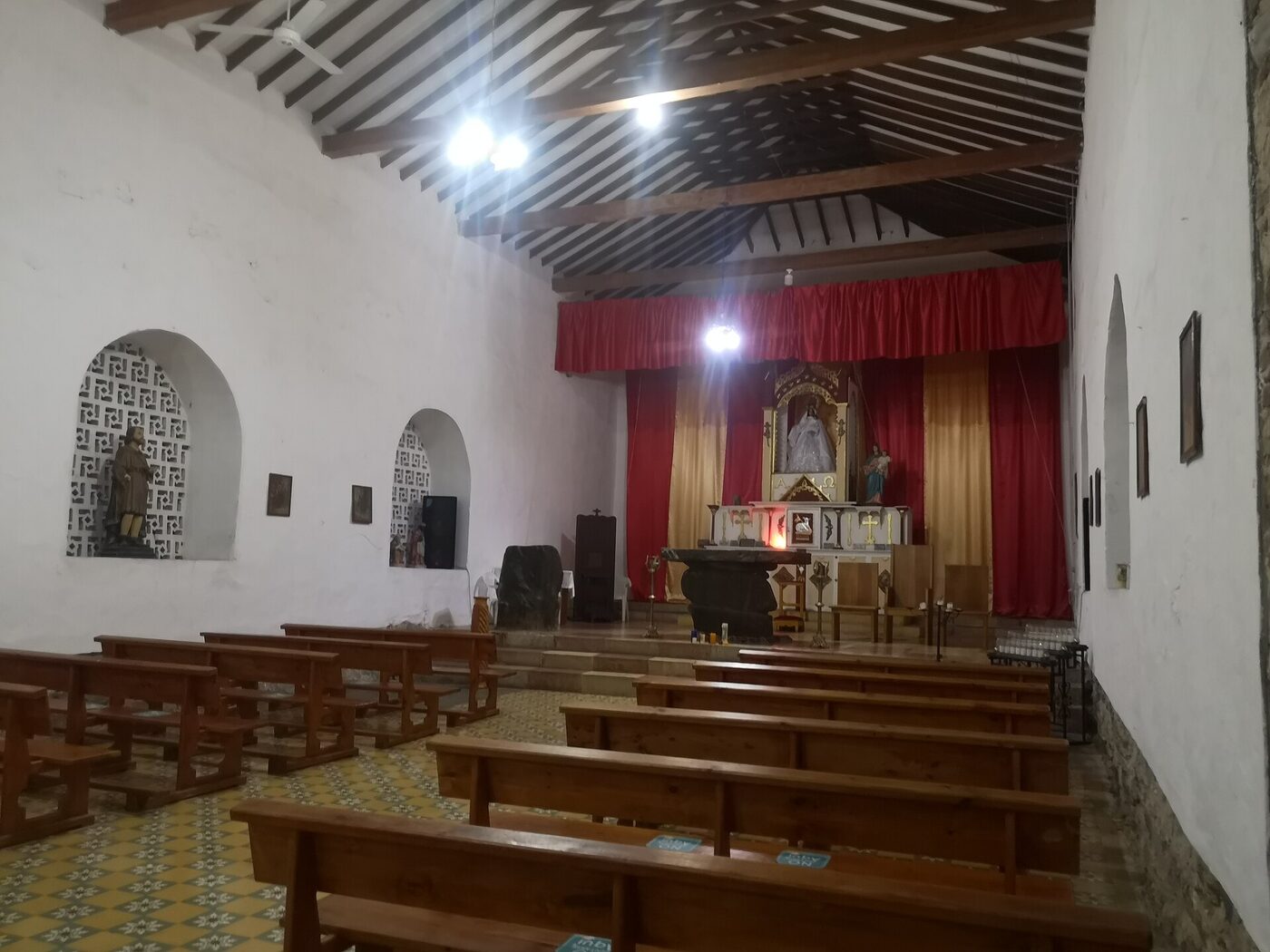 Iglesia Nuestra Señora de las Nieves en Olaya