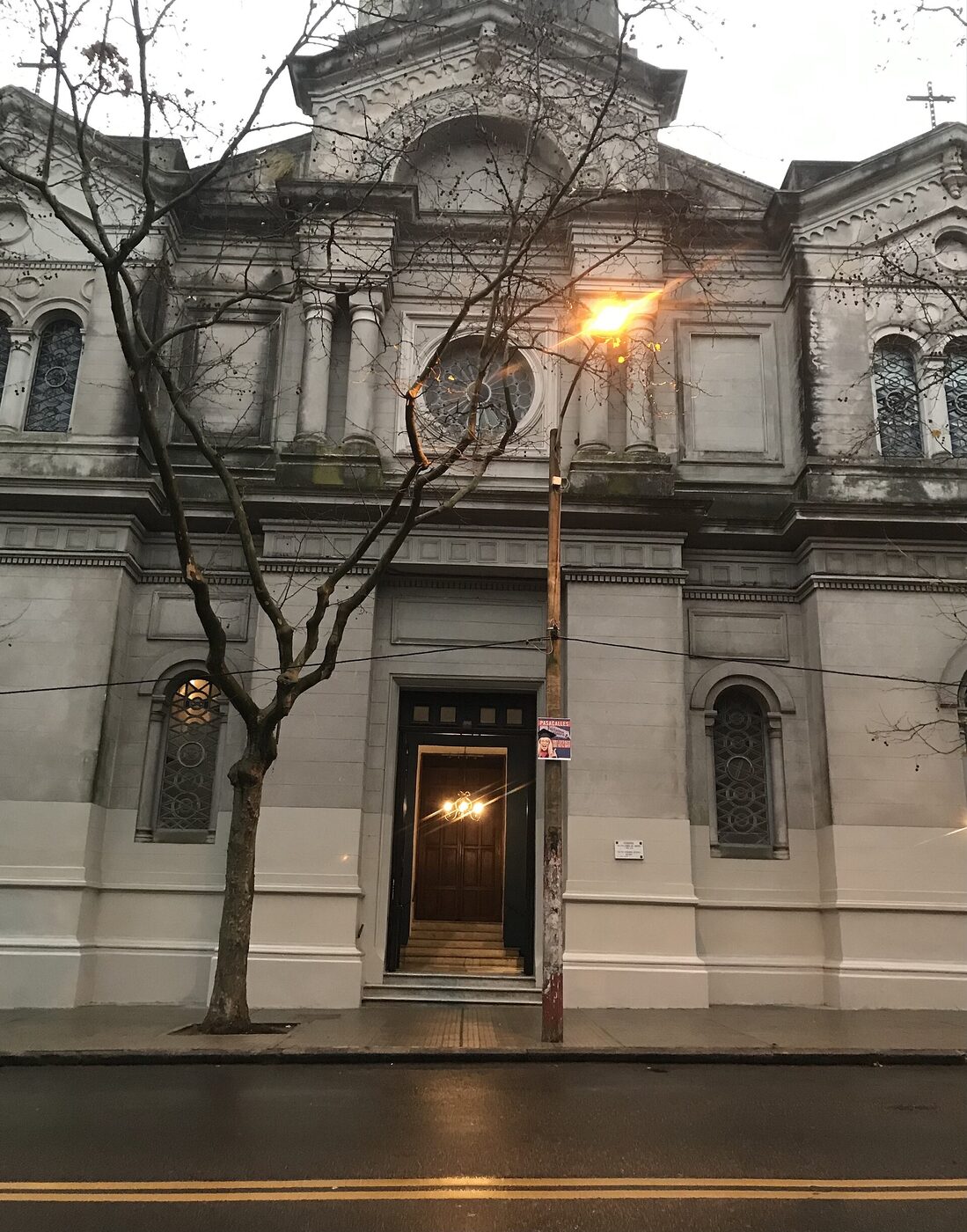 Parroquia Nuestra Señora del Huerto y San José en Montevideo
