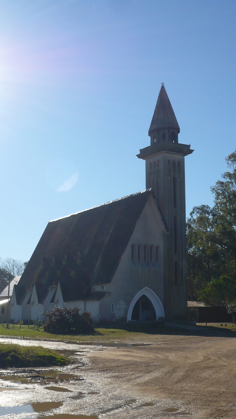 Iglesia Santa Isabel de Hungria en Salinas