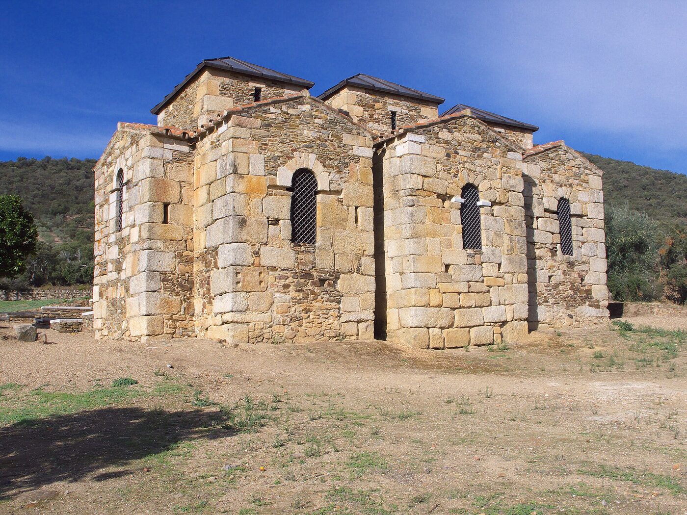 Basílica Santa Lucía del Trampal en Alcuéscar