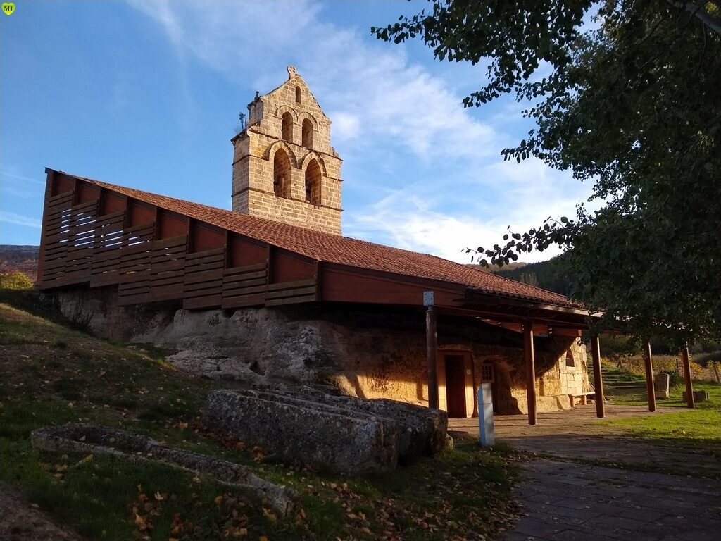 Iglesia rupestre de Santa María de Valverde en Valderredible