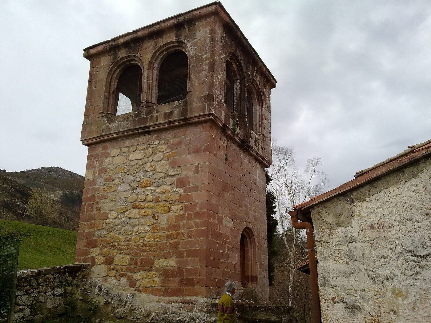 Iglesia de San Pedro en Rionansa