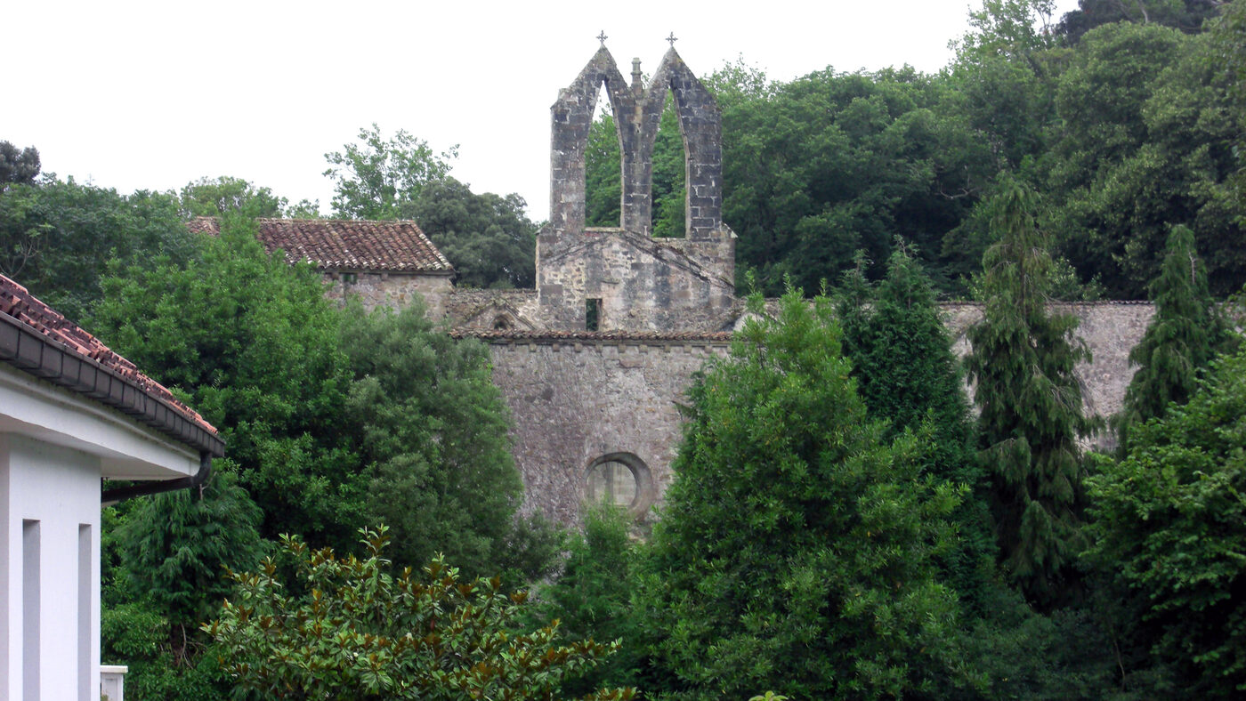 Convento de San Luis en San Vicente de la Barquera