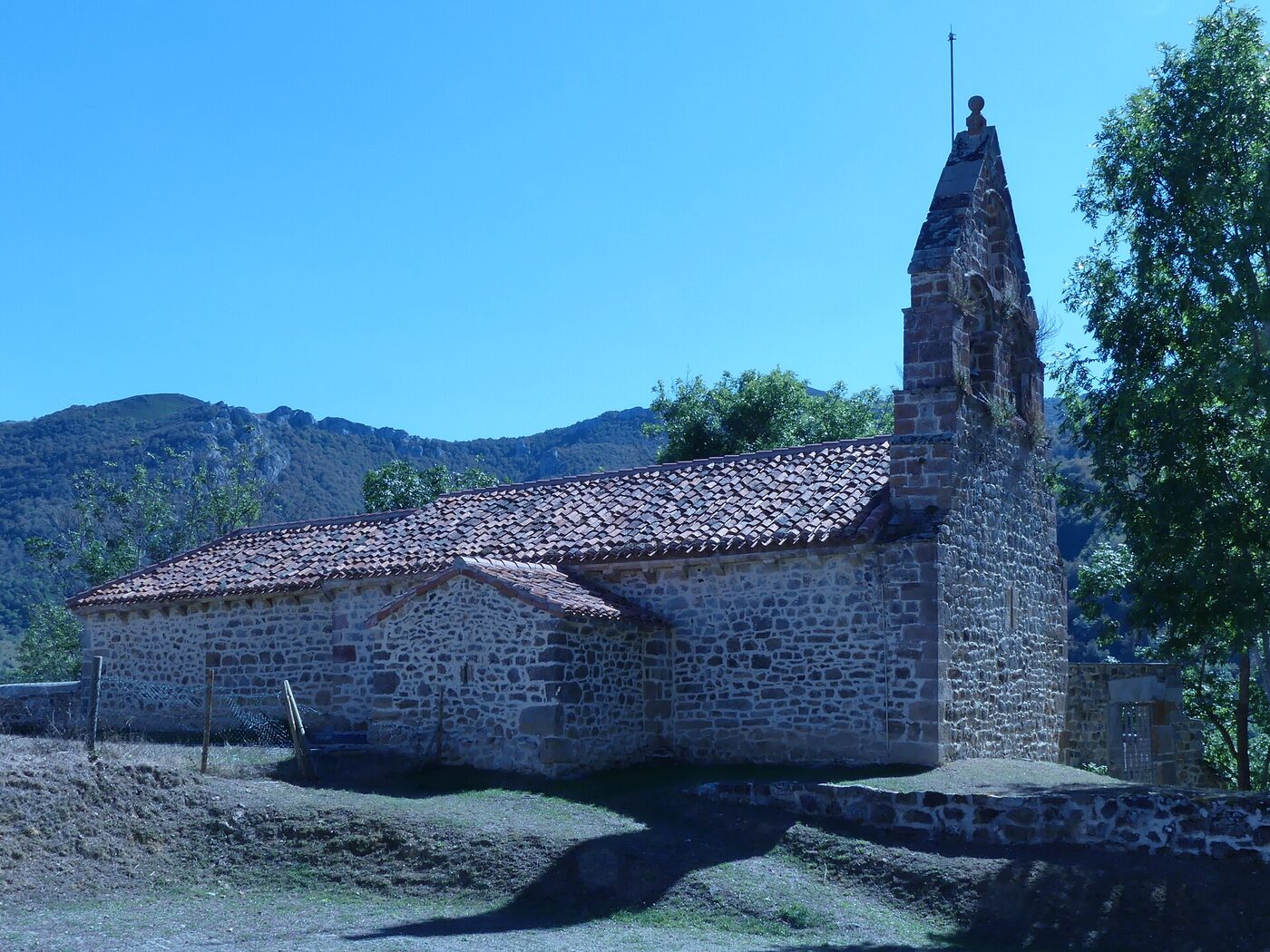 Ermita de Nuestra Señora de la Asunción en Pesaguero