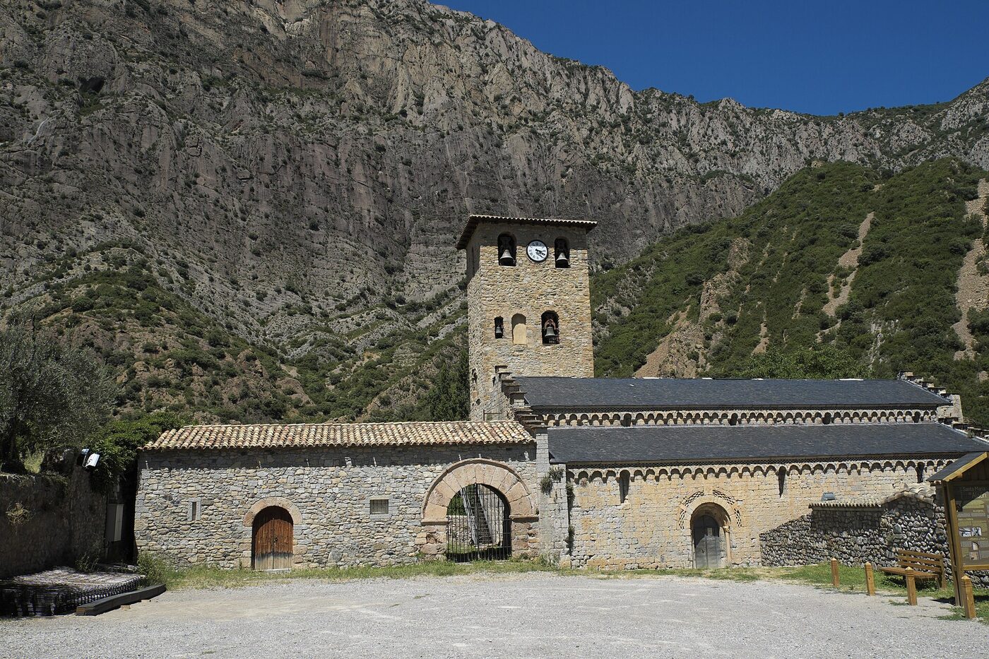 Monasterio de Santa María de Alaón en Sopeira