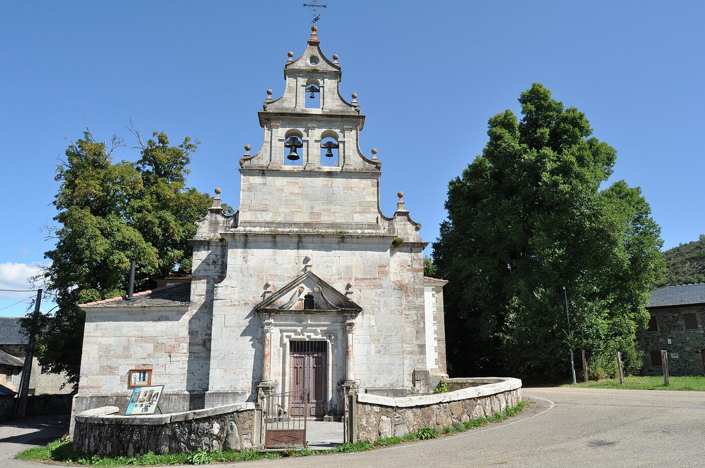 Santuario de Nuestra Señora de Carrasconte en Villablino