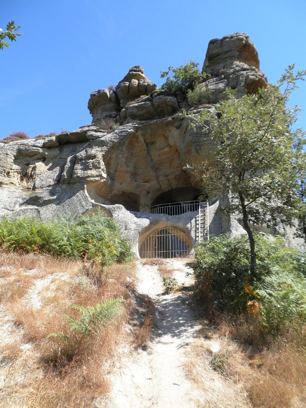 Eremitorio de San Miguel en Alfoz de Bricia
