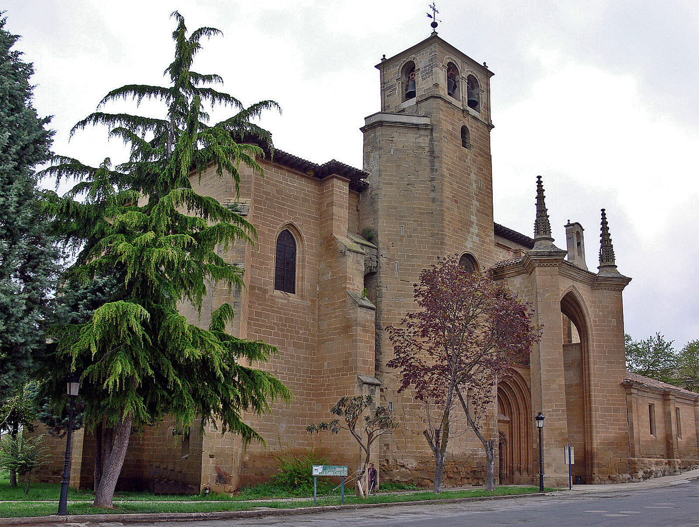Iglesia de la Santa Cruz en Bañares