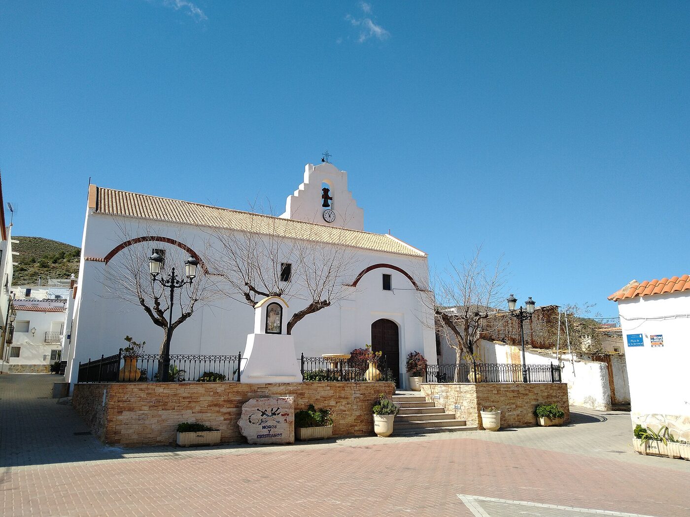 Iglesia de San Bernardo/ Ocaña en Las Tres Villas