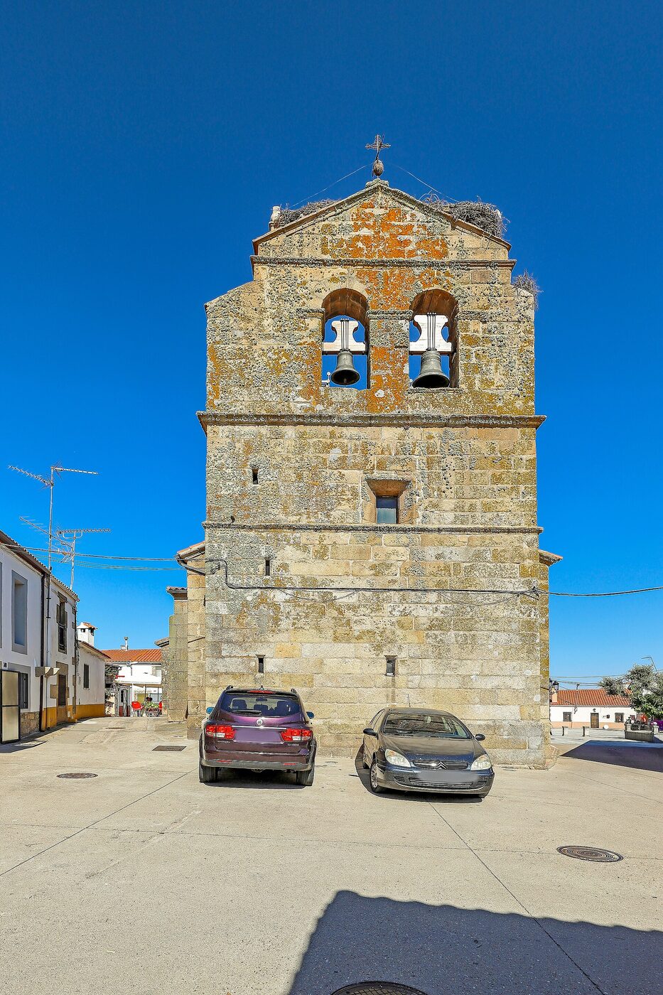 Iglesia de San Miguel Arcángel en Almendra