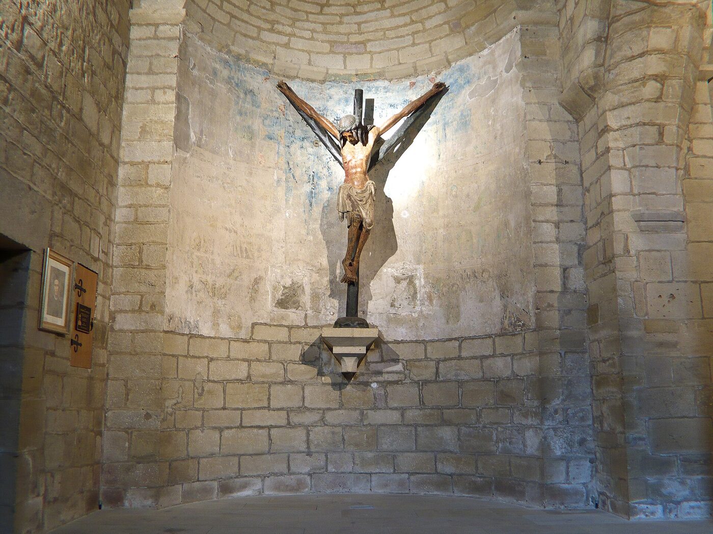 Iglesia del Crucifijo en Puente la Reina