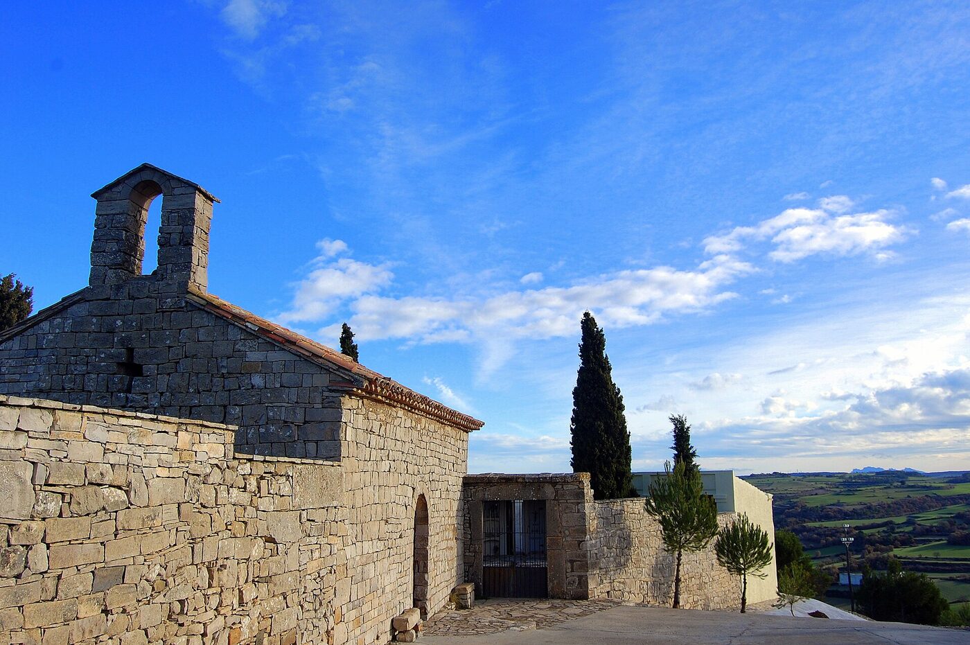 Mare de Déu del Coll de la Guàrdia Lada en Montoliu de Segarra