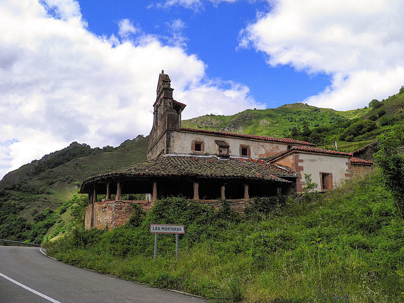 Iglesia de San Esteban en Somiedo