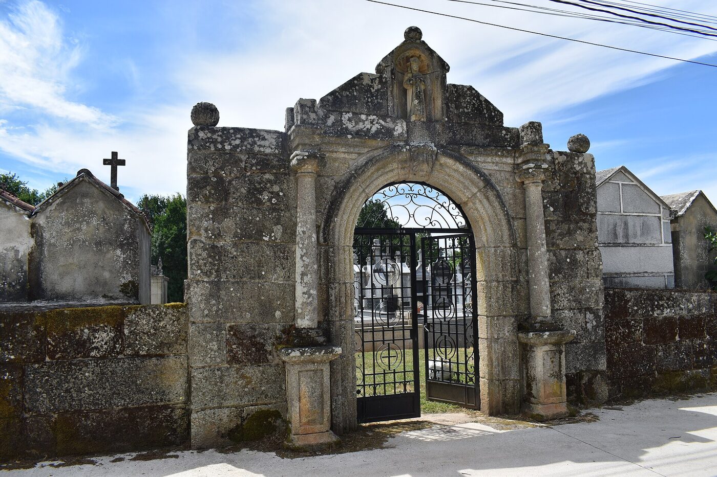 Antiga Igrexa de Santa María de Castrelo do Val en Castrelo do Val