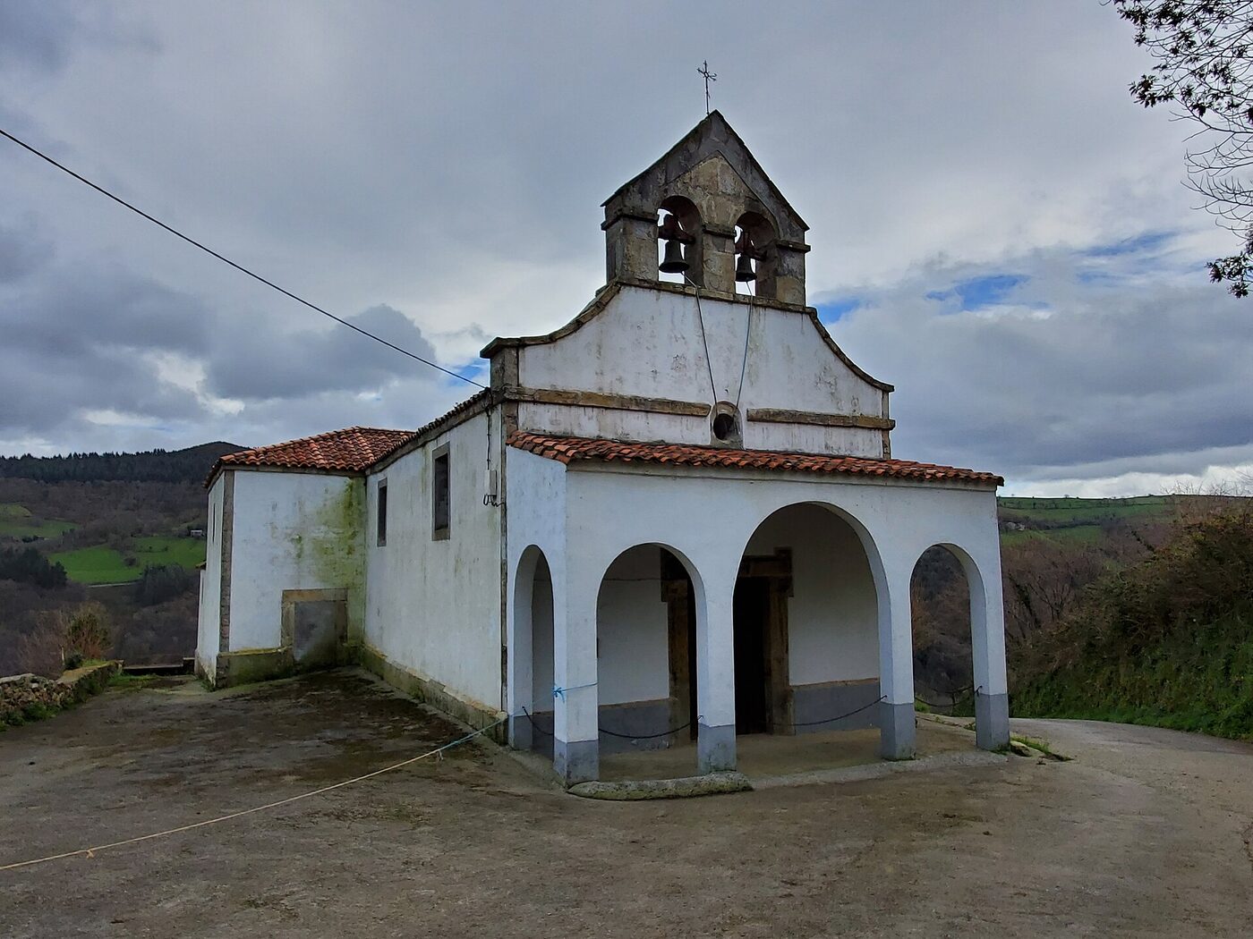 Iglesia de San Salvador en Tineo