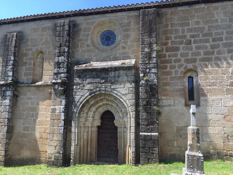 Mosteiro de San Vicente de Pombeiro en Pantón