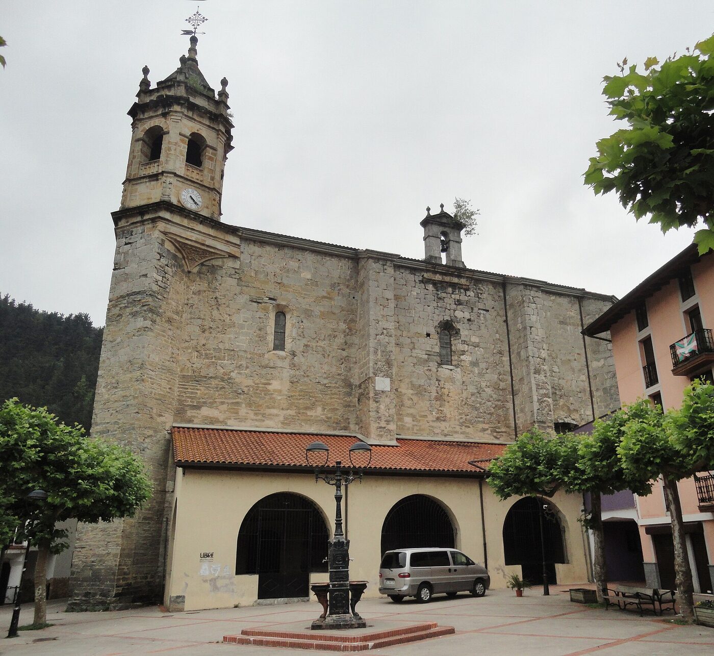 Salbatore Deuna parrokia en Legorreta