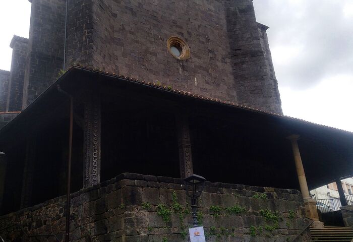 Santa Maria La Real parrokia