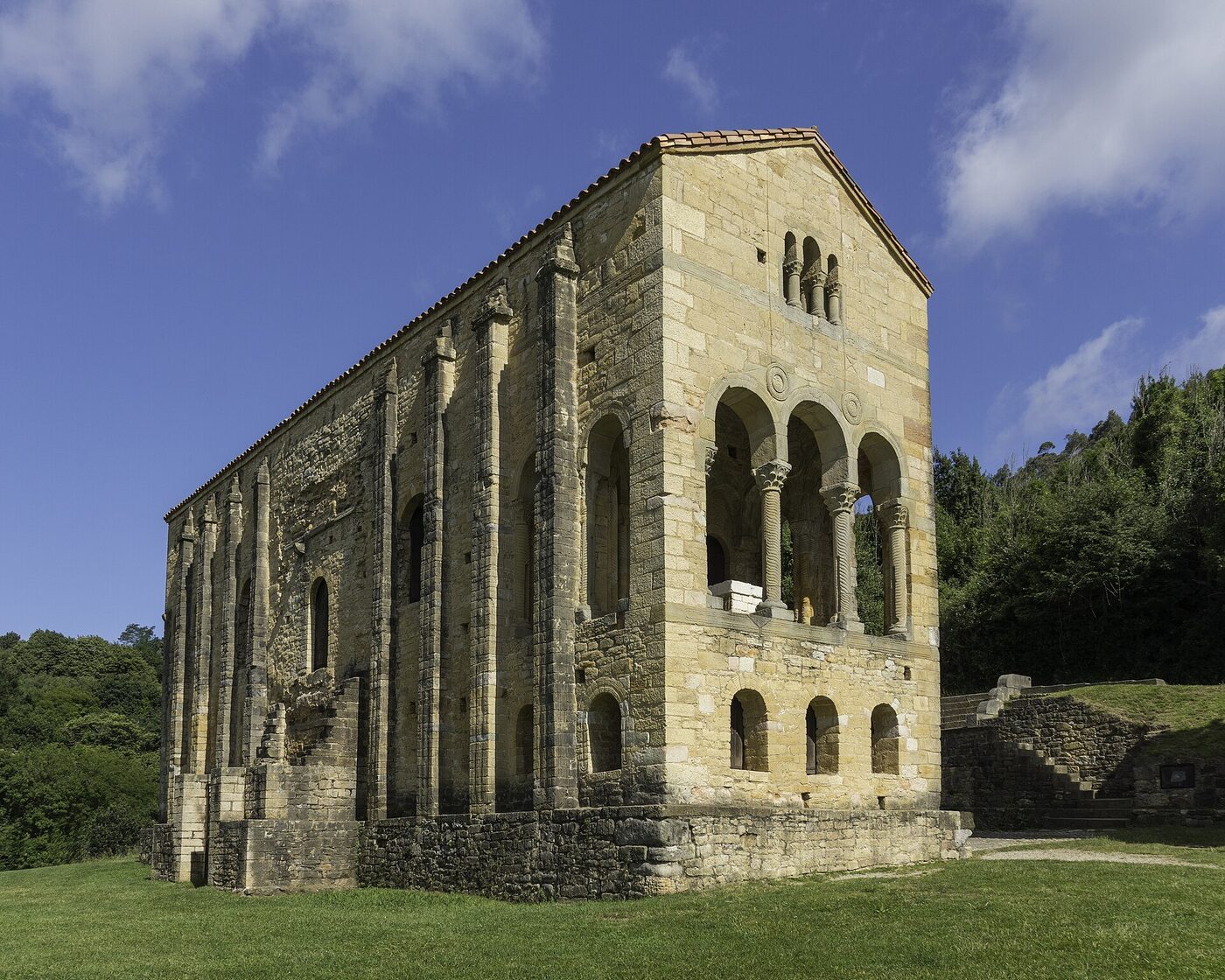 Santa María del Naranco en Oviedo