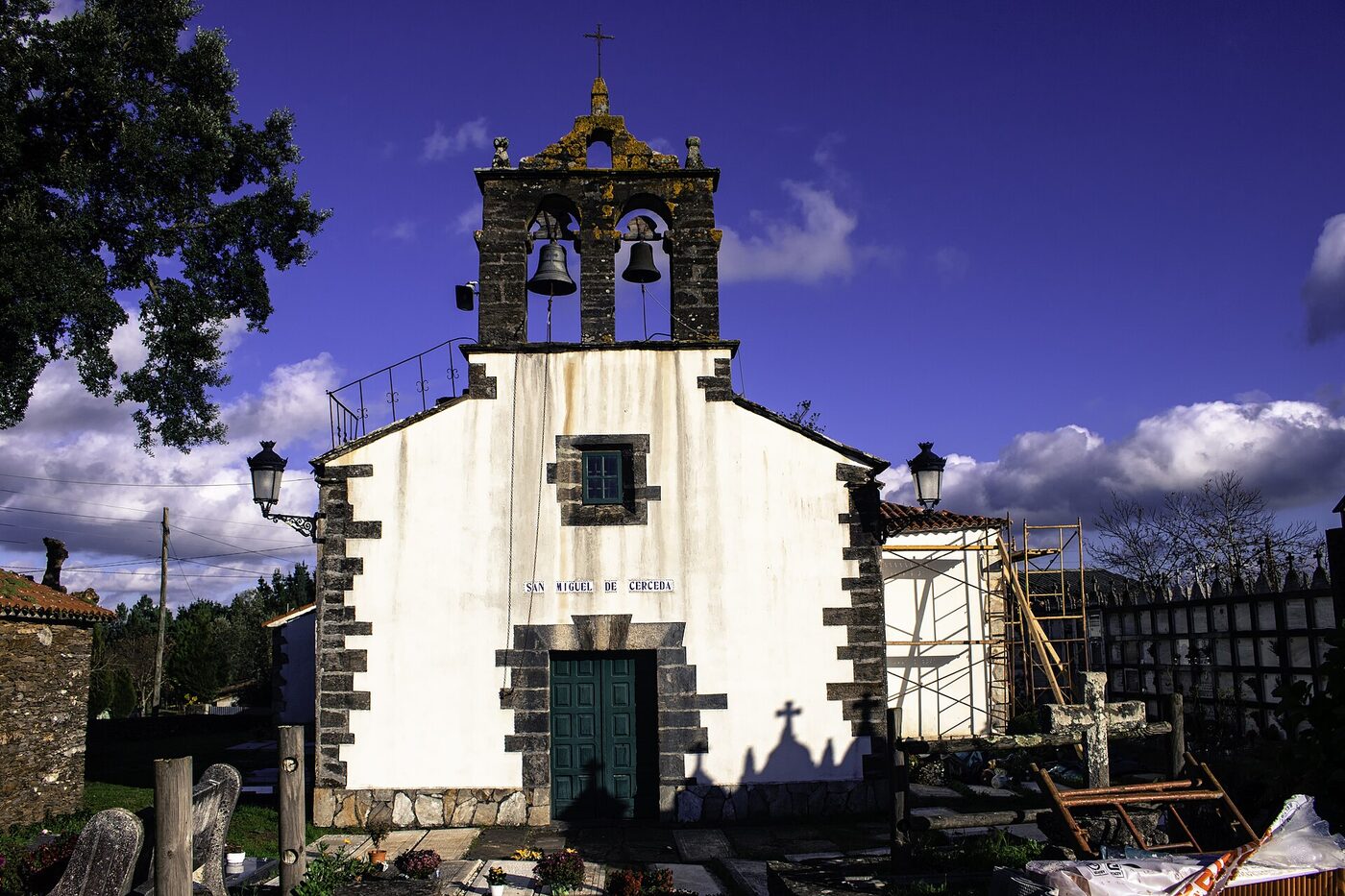 Igrexa de San Miguel de Cerceda en O Pino