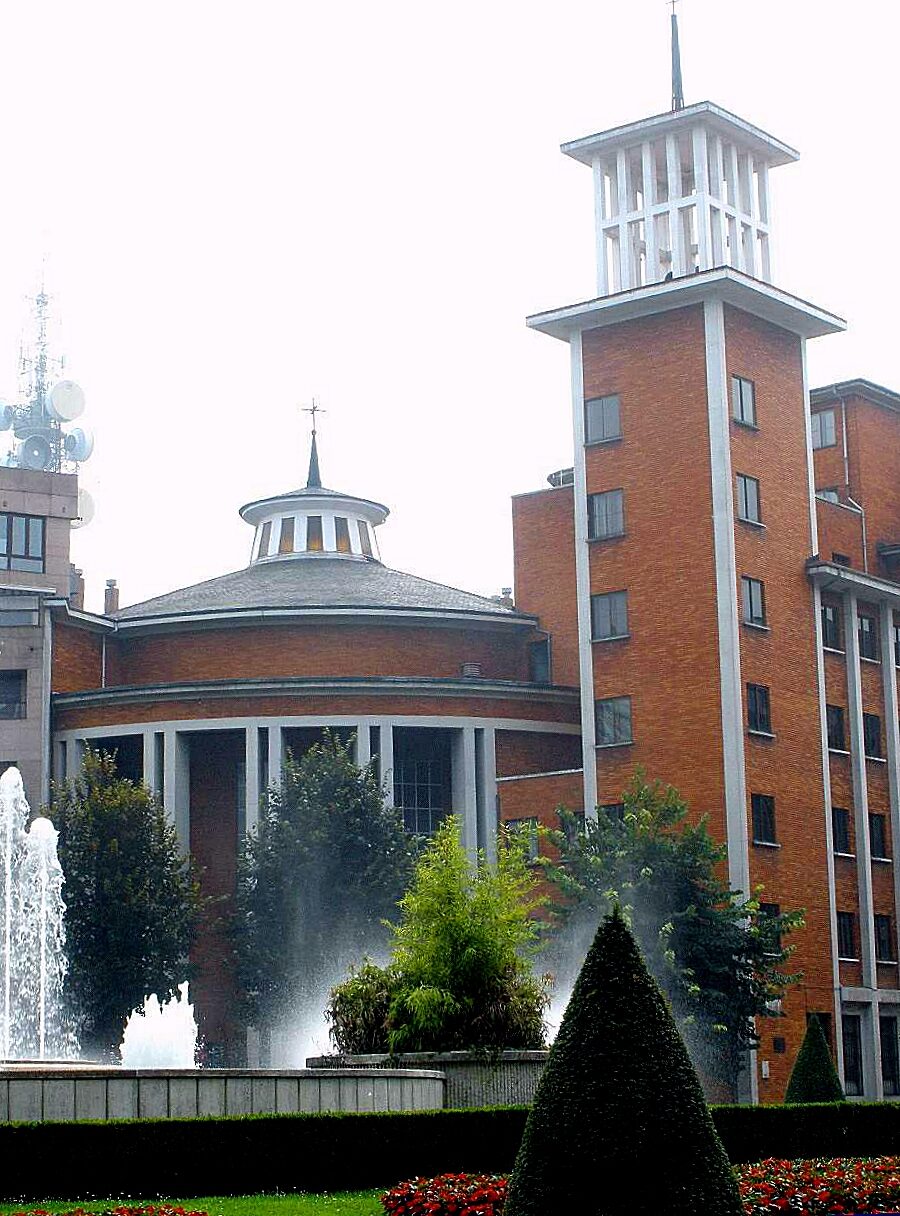Parroquia Corazón de María en Oviedo