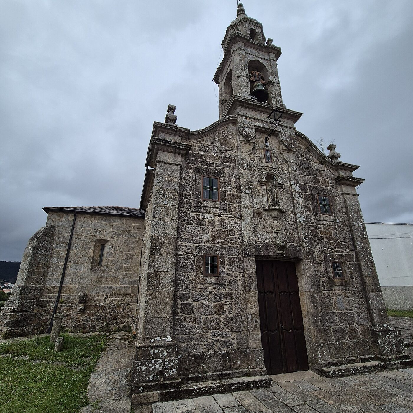 Igrexa de San Nicolao de Neda en Neda