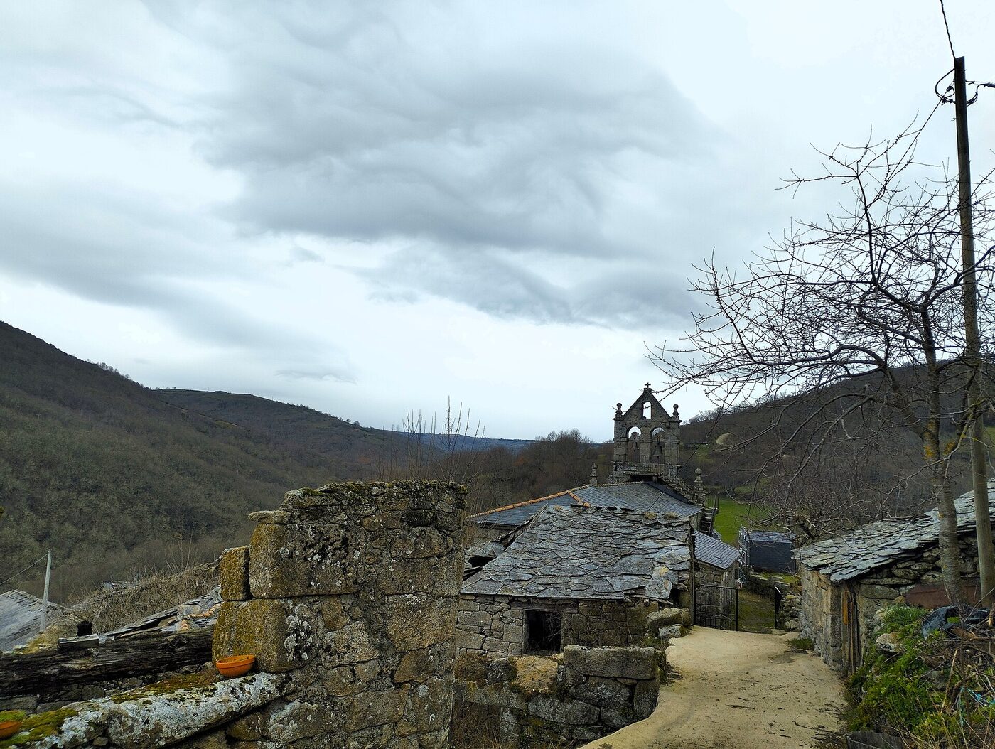 Igrexa de Santa María de Forcadas en Chandrexa de Queixa
