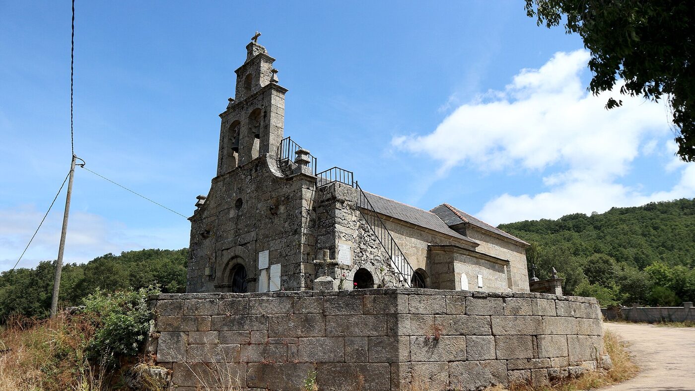 Igrexa de San Pedro de Chandrexa en Chandrexa de Queixa