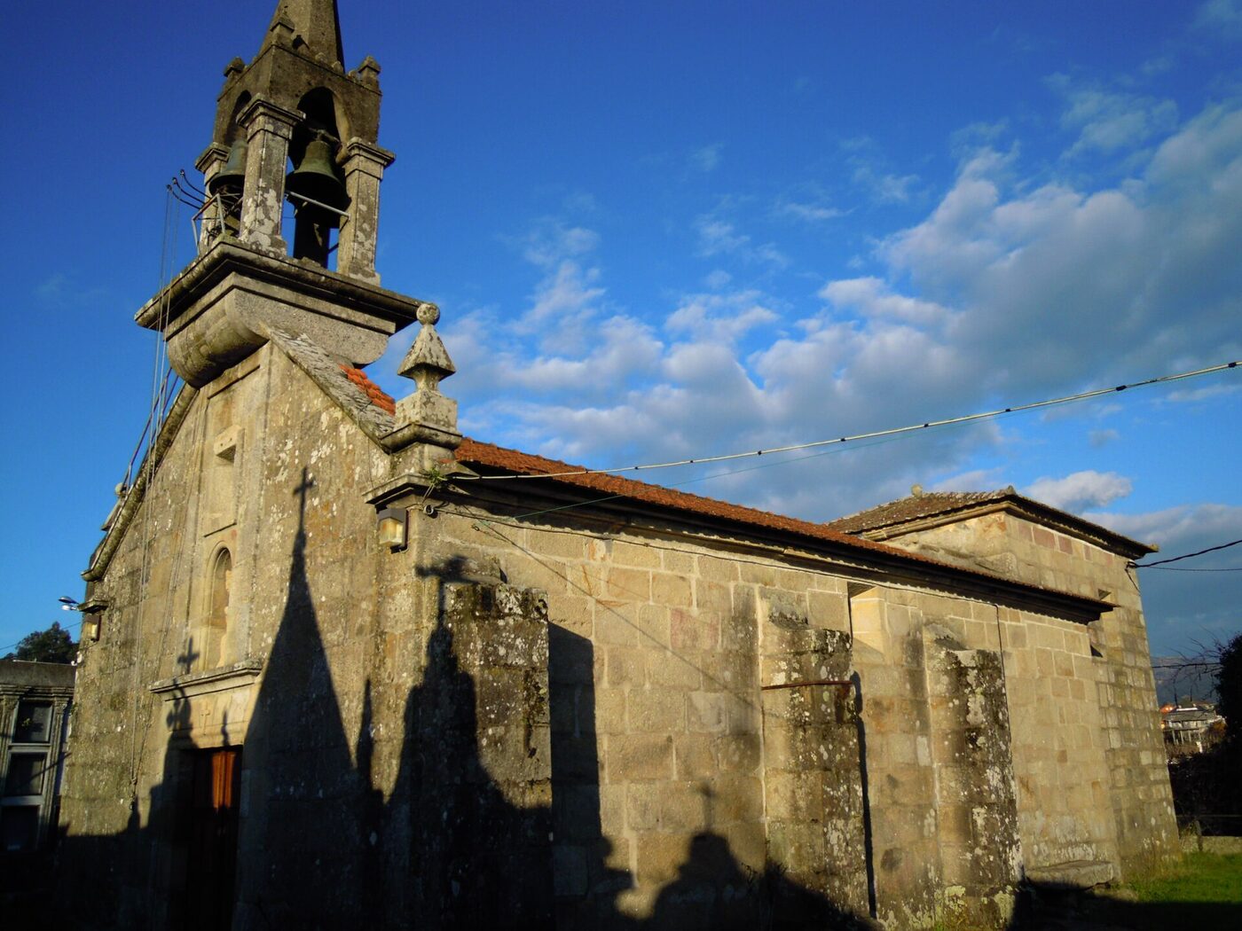 Igrexa de Santa María de Sanguiñeda en Mos