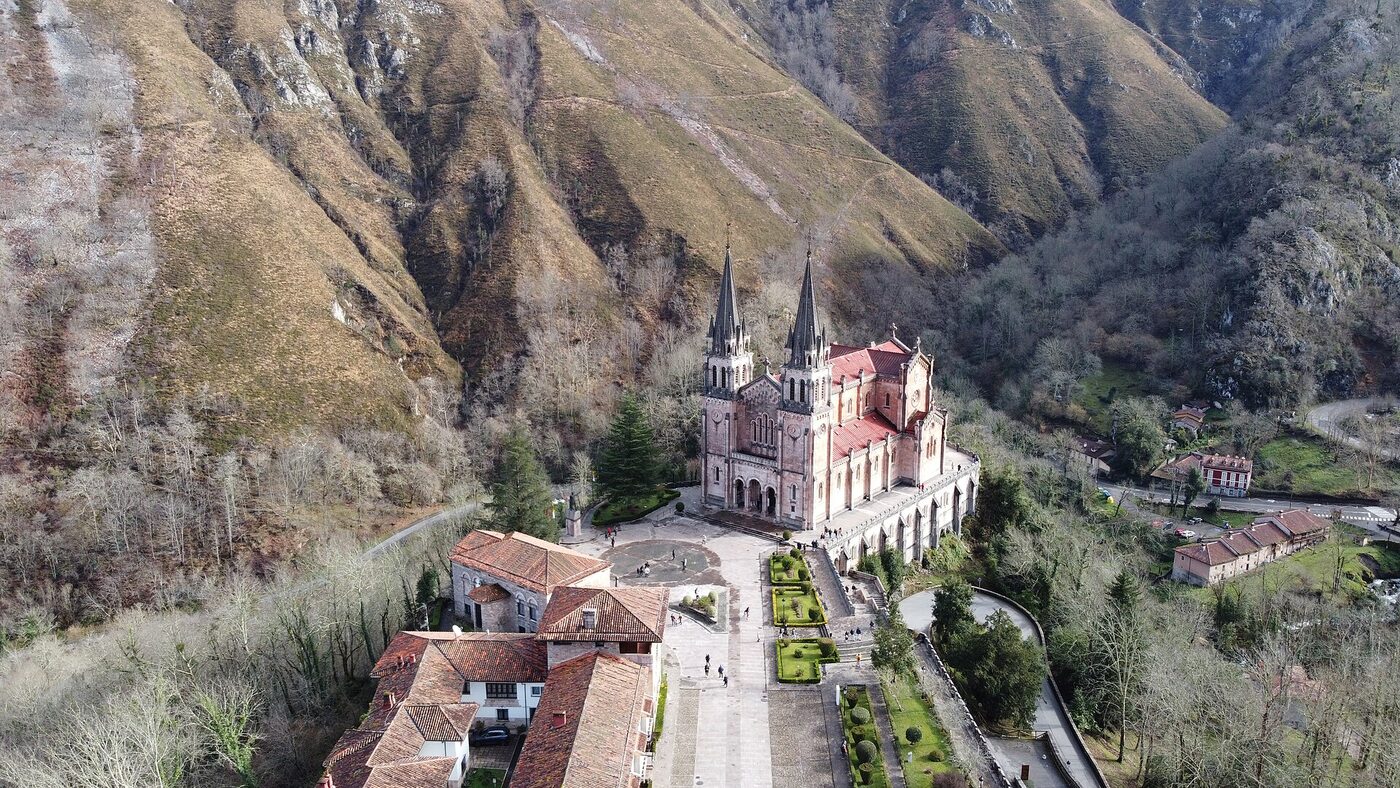 Basílica de Covadonga en Cangas de Onís