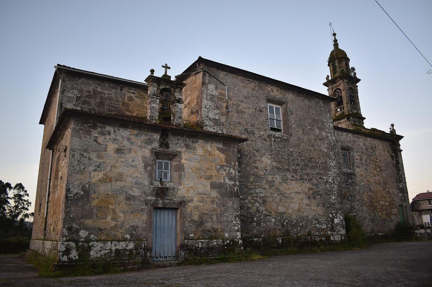 Igrexa de Santo Ourente de Entíns en Outes