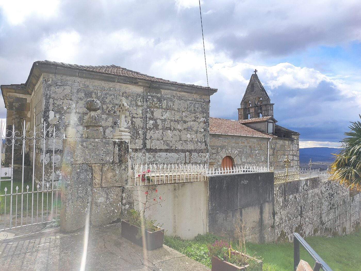 Igrexa de Santiago da Costa en Maceda