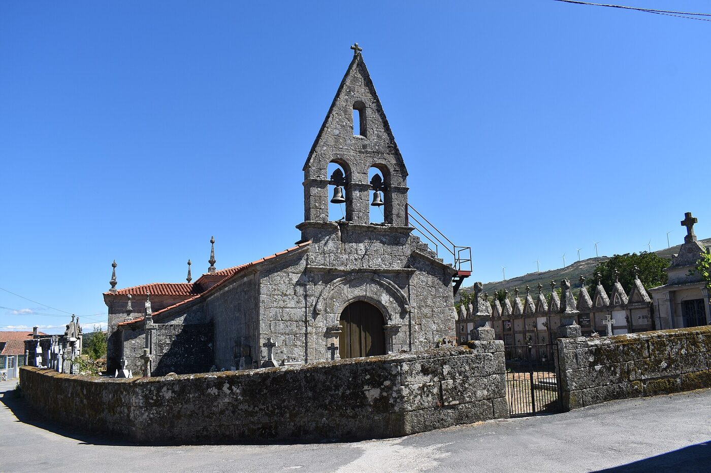 Igrexa de San Lourenzo de Niñodaguia en Baltar