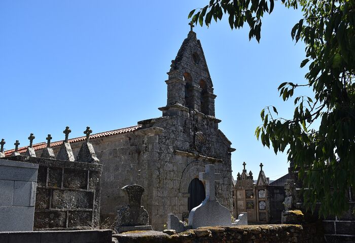 Igrexa de Santiago de Garabelos do Bouzo