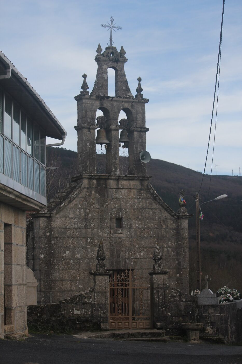 Igrexa de San Pedro dos Pensos en Esgos