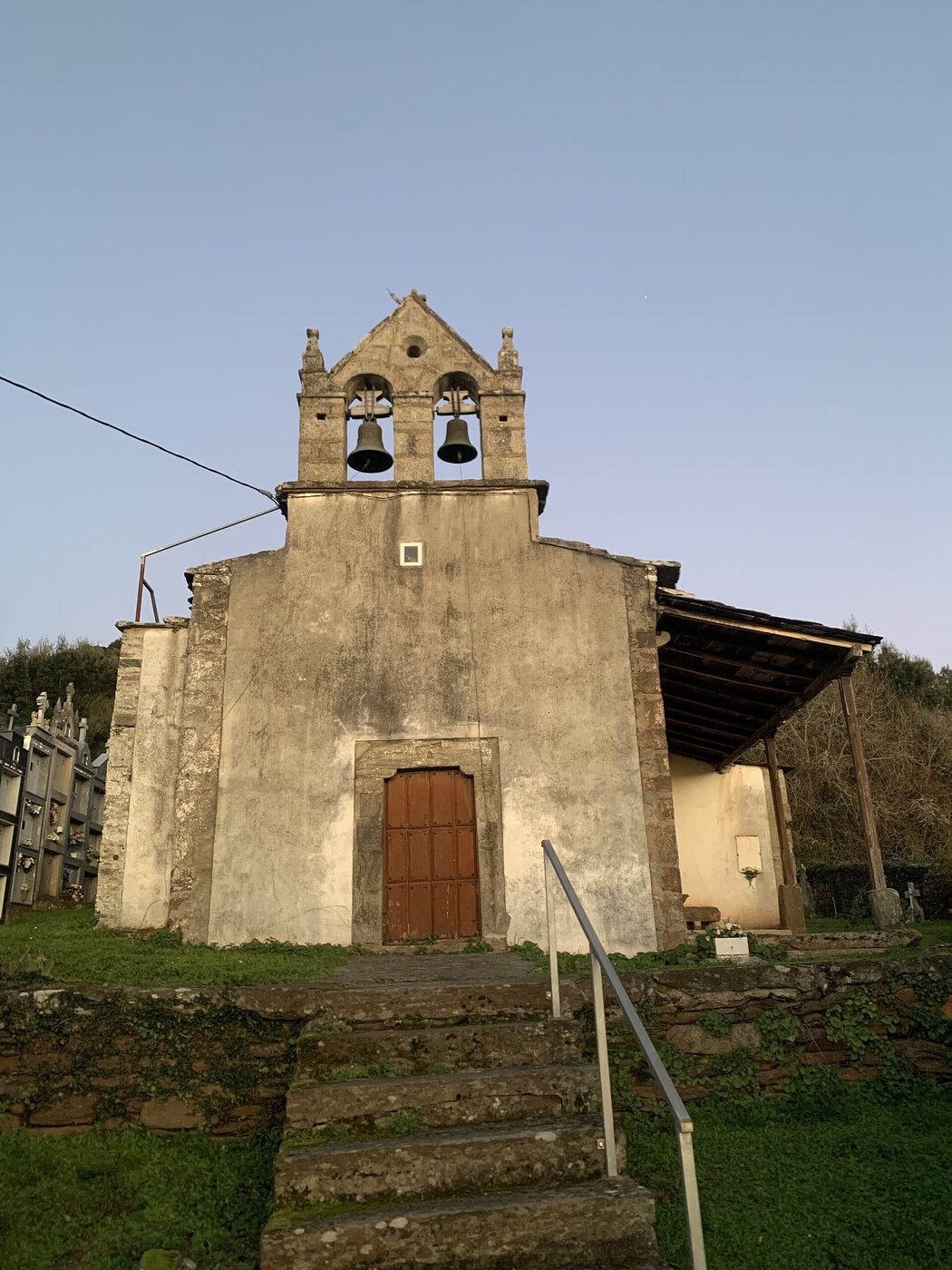 Igrexa de San Vicenzo de Paradela en O Castro de Caldelas
